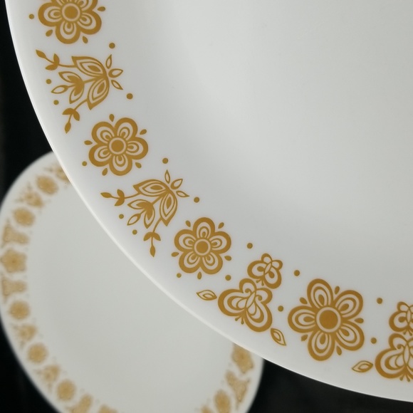 Corelle Butterfly Gold Dinner Plates - Picture 6 of 11